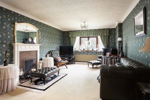 Sitting Room- click for photo gallery